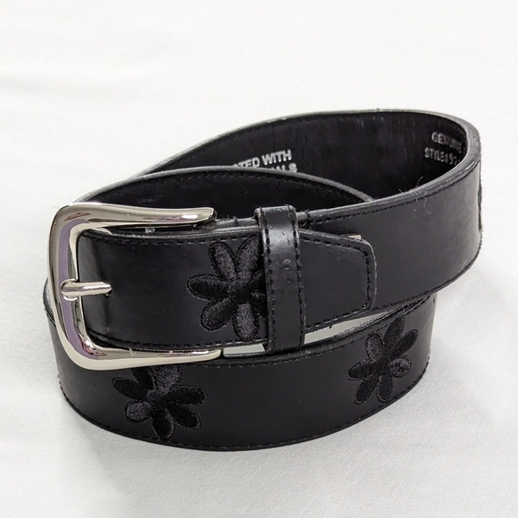 VTG Lee Black Embroidered Floral Silver Buckle Leather Belt - Picture 1 of 5